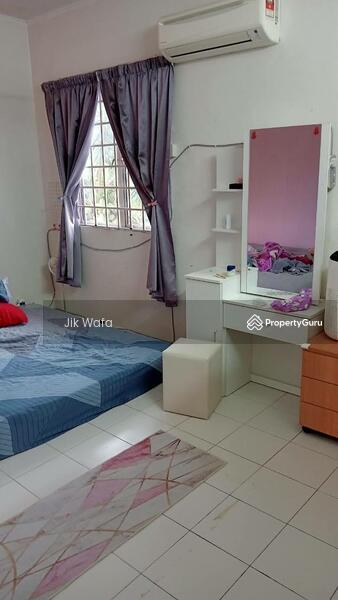 Untuk Dijual - 1 half terrace corner lot Seksyen 7 Kota Damansara