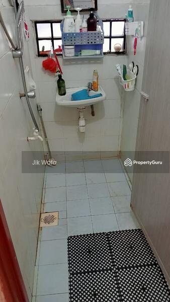 Untuk Dijual - 1 half terrace corner lot Seksyen 7 Kota Damansara
