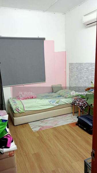 Untuk Dijual - 1 half terrace corner lot Seksyen 7 Kota Damansara