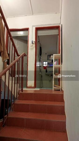 Untuk Dijual - 1 half terrace corner lot Seksyen 7 Kota Damansara