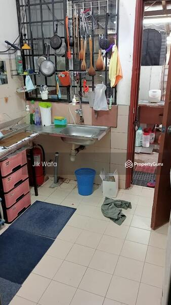 Untuk Dijual - 1 half terrace corner lot Seksyen 7 Kota Damansara
