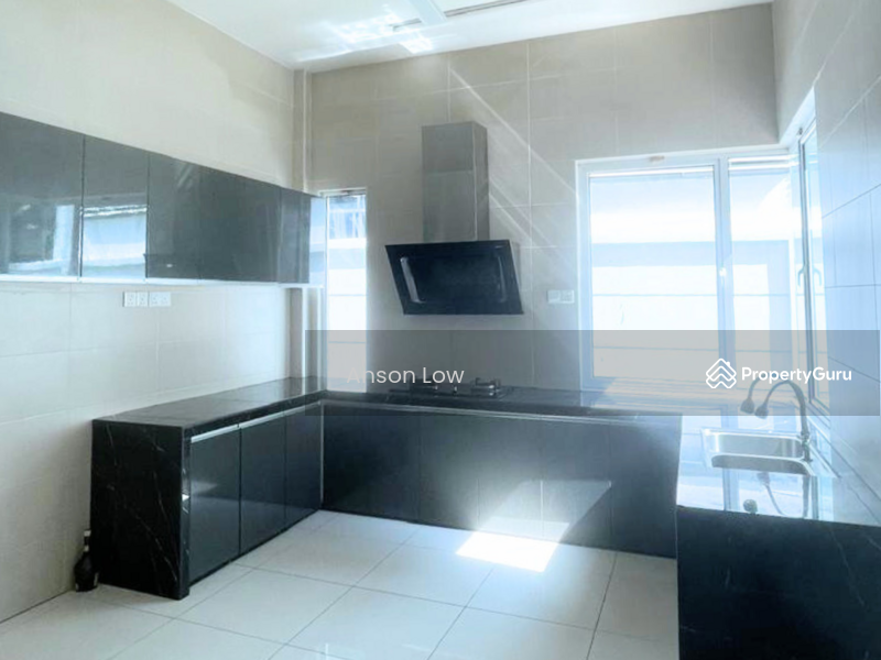 For Sale - 3 Storey Semi D 2,700sf Gated & Guarded Freehold Bukit Jambul
