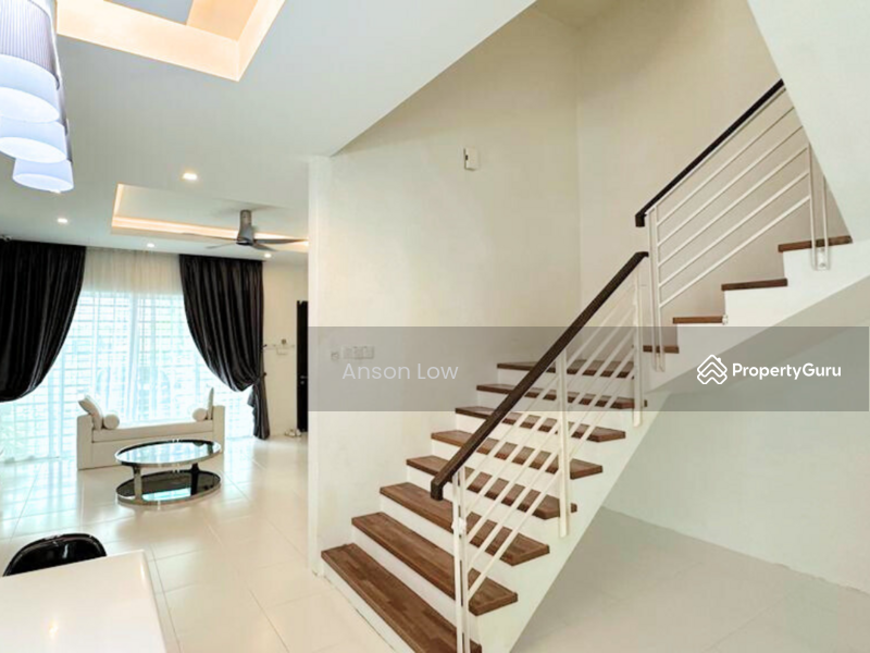 Untuk Dijual - 3 Storey Terrace 3,400sf Tastefully Renovation Lembah Permai
