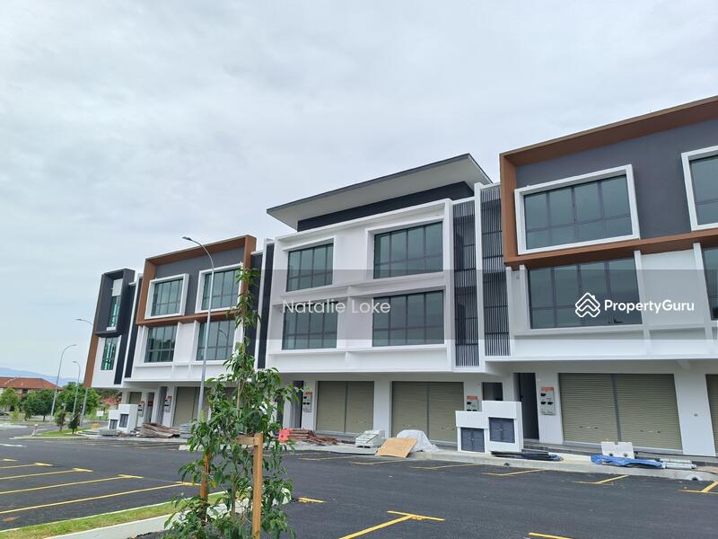 For Rent - Ground Floor Shop 3 Storey New Shop Bandar Seri Putra, Facing Main Road