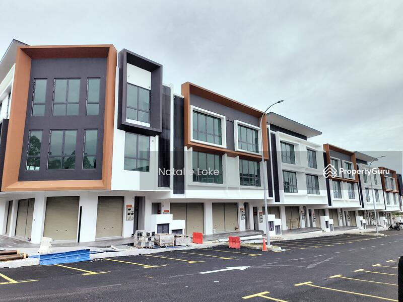For Rent - Ground Floor Shop 3 Storey New Shop Bandar Seri Putra, Facing Main Road