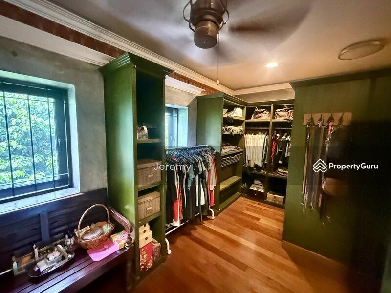 Untuk Dijual - Brick Balinese-inspired 3-storey Freehold Bungalow