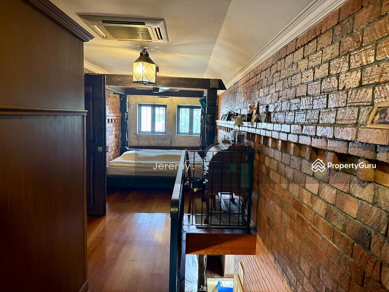 Untuk Dijual - Brick Balinese-inspired 3-storey Freehold Bungalow