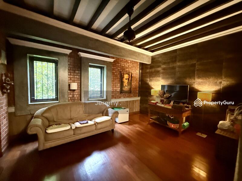 Untuk Dijual - Brick Balinese-inspired 3-storey Freehold Bungalow