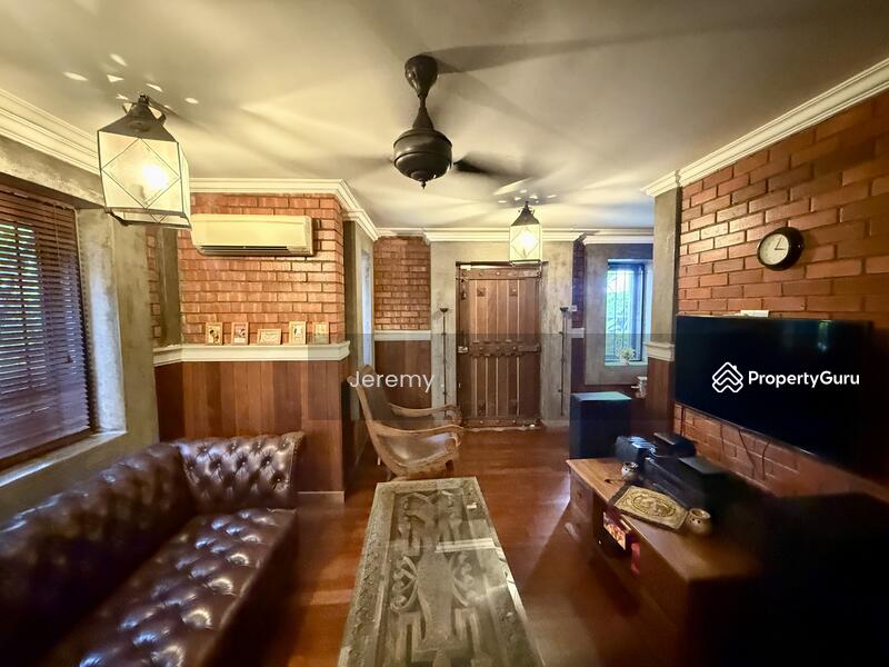 Untuk Dijual - Brick Balinese-inspired 3-storey Freehold Bungalow