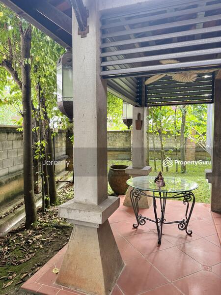 Untuk Dijual - Brick Balinese-inspired 3-storey Freehold Bungalow