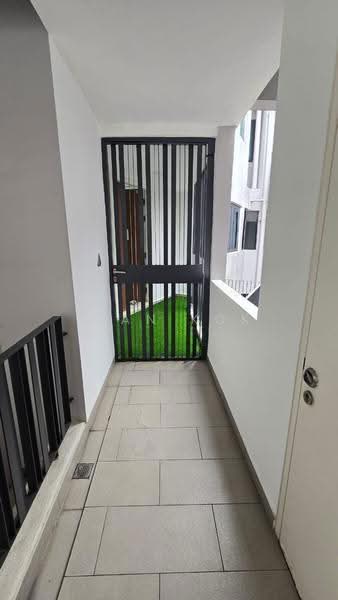 Kediaman Servis untuk Disewa di Aragreens - Ivan Kok - Balcony - PropertyGuru.com.my