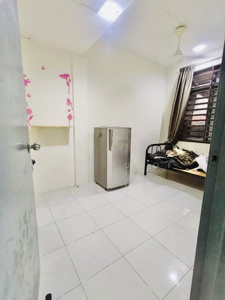 2-storey Terraced House for Rent in Taman Salak Perdana (Dengkil) - Erin Yusof - Bedroom - PropertyGuru.com.my