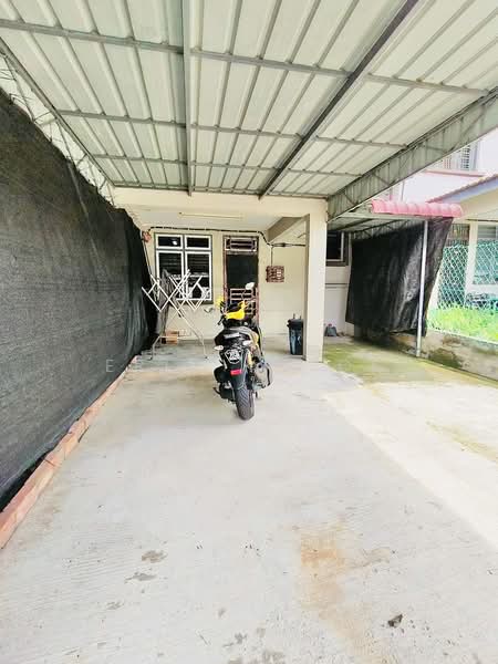 2-storey Terraced House for Rent in Taman Salak Perdana (Dengkil) - Erin Yusof - Exterior - PropertyGuru.com.my