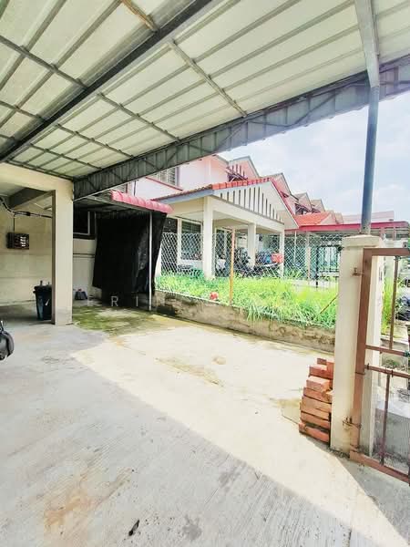 2-storey Terraced House for Rent in Taman Salak Perdana (Dengkil) - Erin Yusof - Exterior - PropertyGuru.com.my