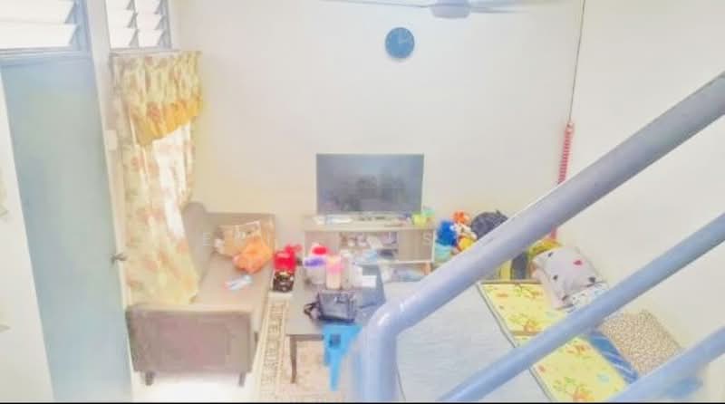 2-storey Terraced House for Rent in Taman Salak Perdana (Dengkil) - Erin Yusof - Living Room - PropertyGuru.com.my