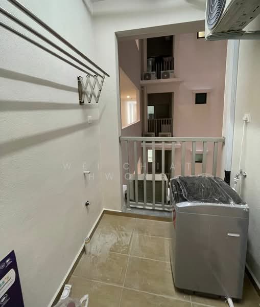 Servis Apartment untuk Disewa di B11 Parkland Residence - Wei Chiat Hwong - Balcony - PropertyGuru.com.my