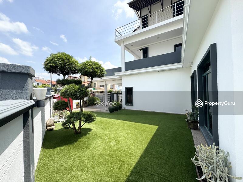 For Sale - Corner Lot House at Jalil Sutera