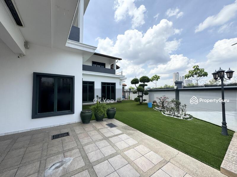 For Sale - Corner Lot House at Jalil Sutera
