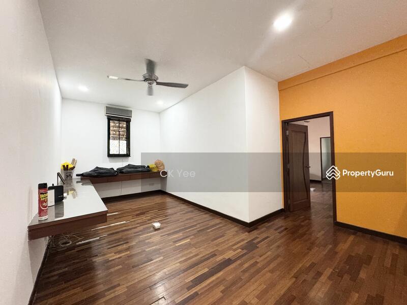 For Sale - Corner Lot House at Jalil Sutera