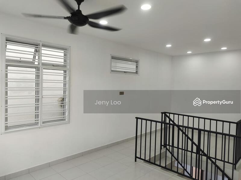 For Sale - Taman Pulai Mutiara Renovated 2.5 Storey Terraces House