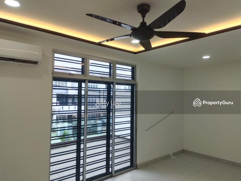 For Sale - Taman Pulai Mutiara Renovated 2.5 Storey Terraces House