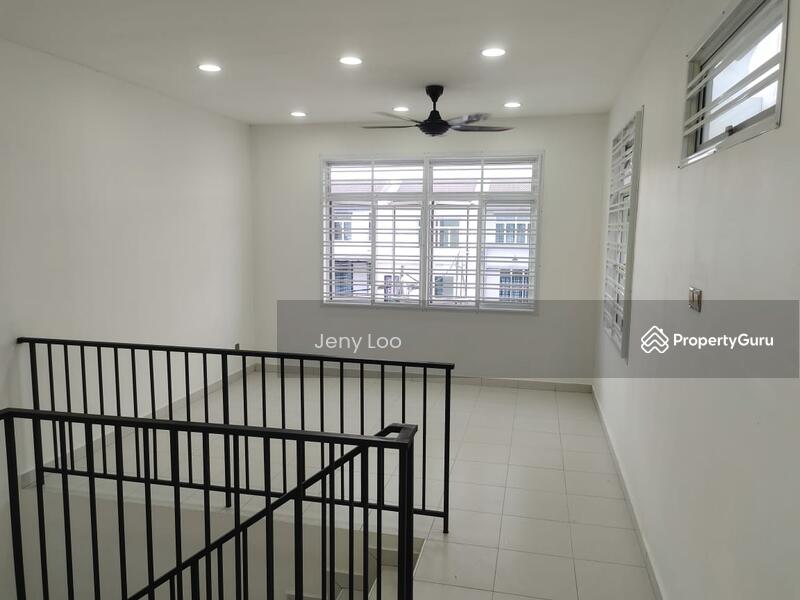 For Sale - Taman Pulai Mutiara Renovated 2.5 Storey Terraces House