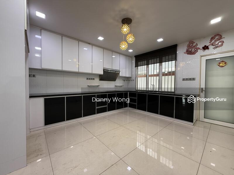 For Sale - Anggun 1