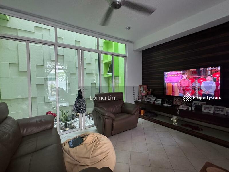 For Sale - Flora Murni
