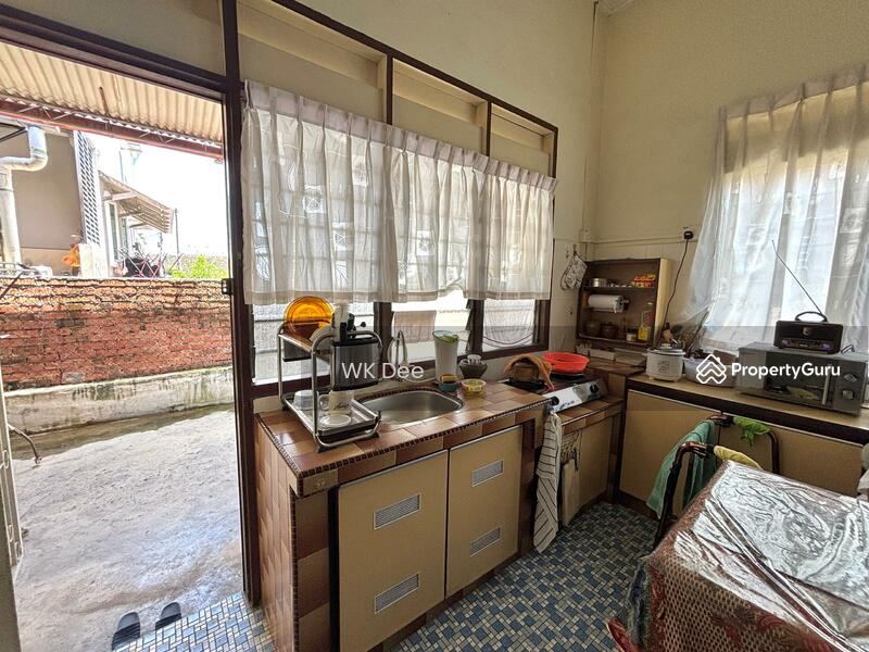 Single Storey Semi D @ Taman Pantai. Peaceful surrounding. untuk Untuk Dijual - RM 588,000, Apr 2026 - PropertyGuru.com.my