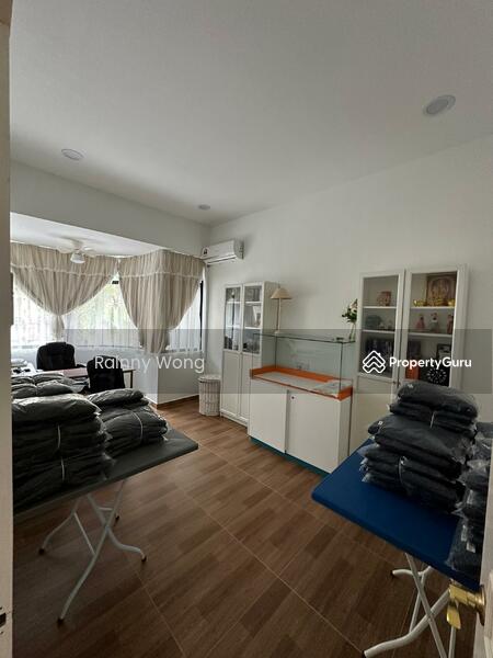 3-storey Terraced House for Sale in Batu Ferringhi (Penang) - Rainny Wong - PropertyGuru.com.my