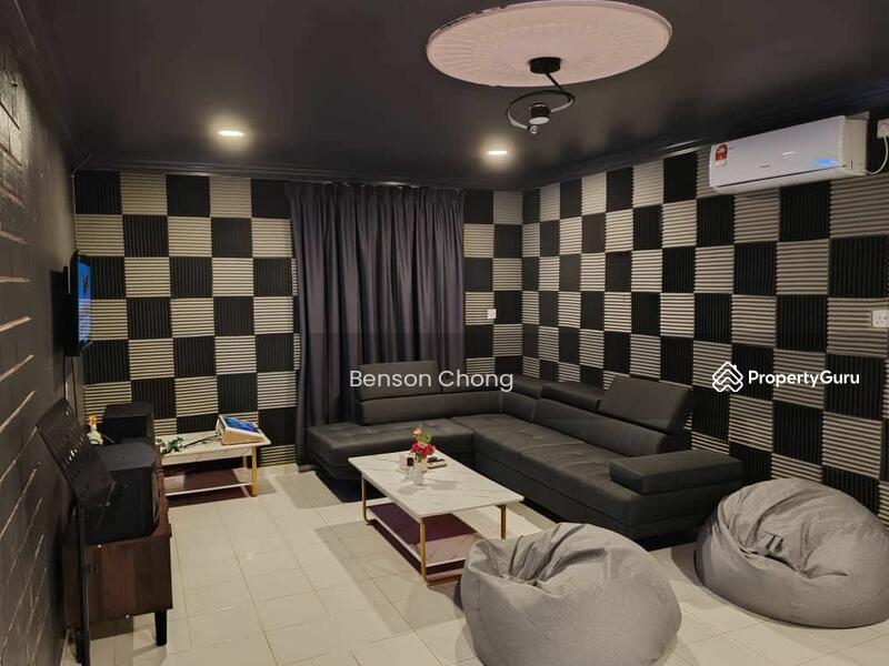 For Rent - Semi-D house at Taman Johor Jaya