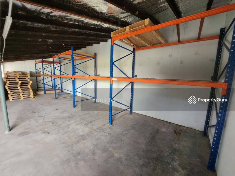 Untuk Disewa - Air Itam Commercial Bungalow Facing Main Road