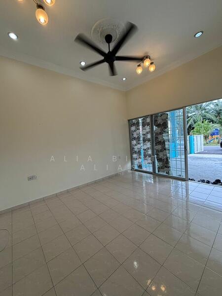 For Sale - Corner lot Semi D Olak Lempit