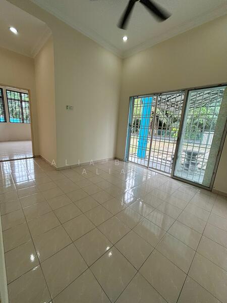 For Sale - Corner lot Semi D Olak Lempit