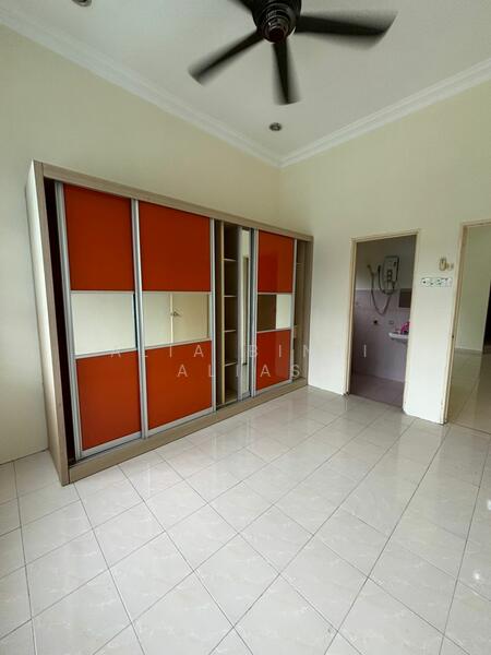 For Sale - Corner lot Semi D Olak Lempit