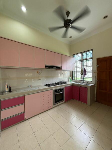 For Sale - Corner lot Semi D Olak Lempit