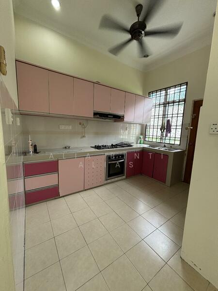 For Sale - Corner lot Semi D Olak Lempit