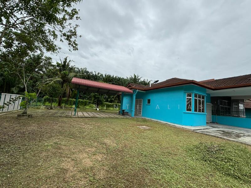 For Sale - Corner lot Semi D Olak Lempit