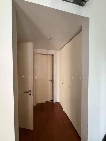 Condominium for Rent at Hampshire Place - Tabber Tan - Corridor - PropertyGuru.com.my