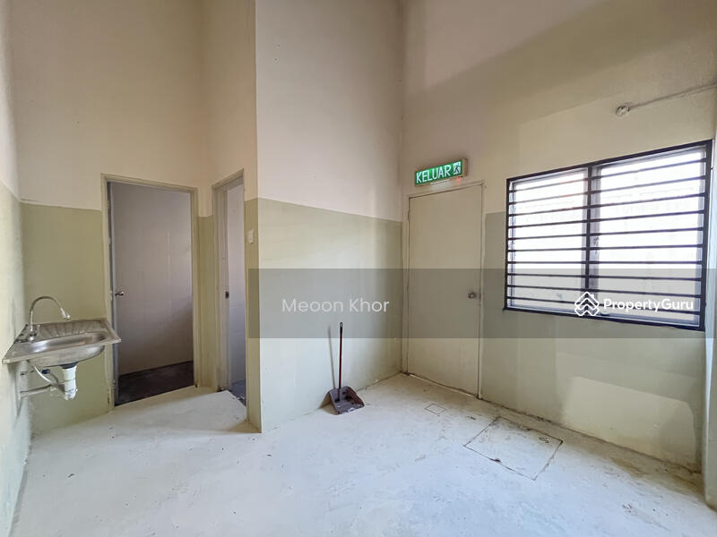 For Sale - 3 Storeys Shop Seksyen BB23 Bukit Berutung