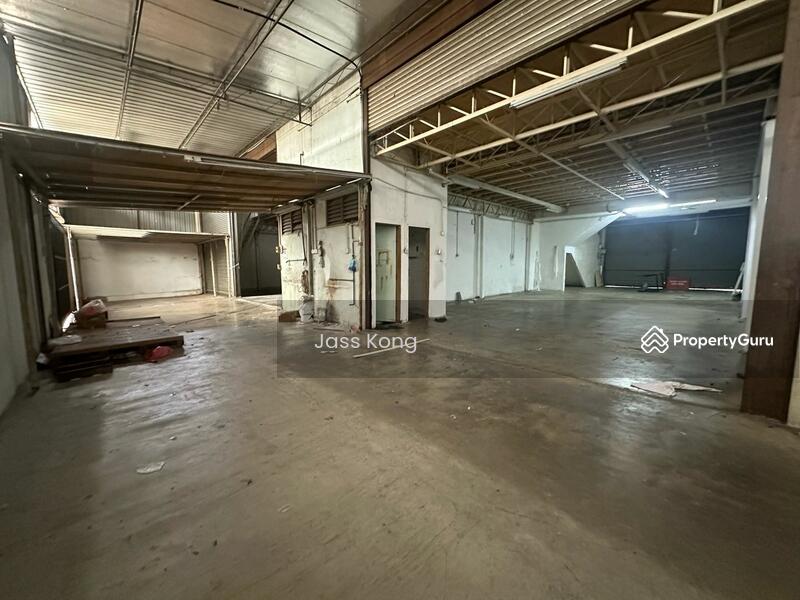 For Rent - 2 Storey Corner Unit Industri Shop Lot Alma