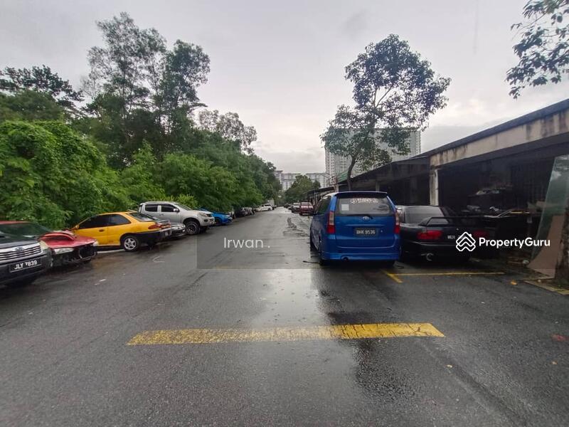 For Sale - NON BUMI FACING OPEN Single Storey SHOPLOT SP 8 Bandar Saujana Putra