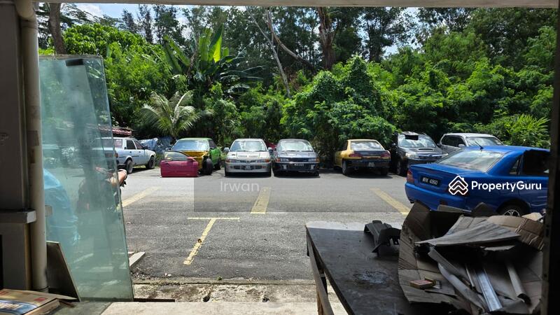 For Sale - NON BUMI FACING OPEN Single Storey SHOPLOT SP 8 Bandar Saujana Putra