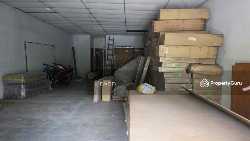 For Sale - NON BUMI FACING OPEN Single Storey SHOPLOT SP 8 Bandar Saujana Putra