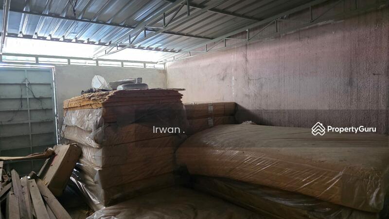 For Sale - NON BUMI FACING OPEN Single Storey SHOPLOT SP 8 Bandar Saujana Putra