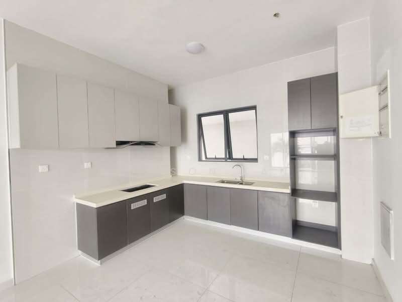 Condominium for Sale at Kings Bay @ Country Garden Danga Bay - Neilson Tan - Kitchen - PropertyGuru.com.my