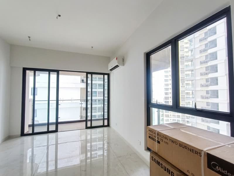 Condominium for Sale at Kings Bay @ Country Garden Danga Bay - Neilson Tan - Balcony - PropertyGuru.com.my