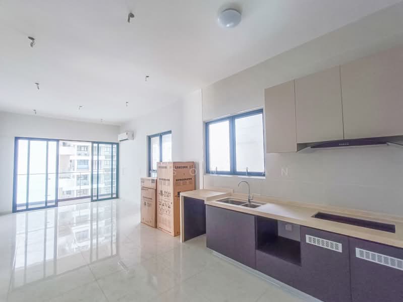 Condominium for Sale at Kings Bay @ Country Garden Danga Bay - Neilson Tan - Kitchen - PropertyGuru.com.my