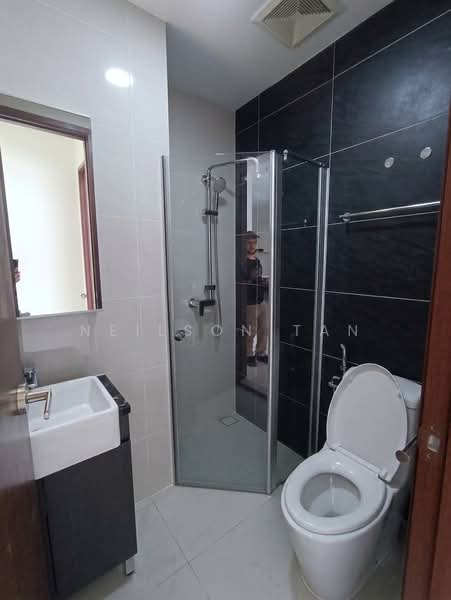 Condominium for Sale at Kings Bay @ Country Garden Danga Bay - Neilson Tan - Bathroom - PropertyGuru.com.my