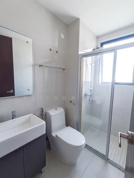Condominium for Sale at Kings Bay @ Country Garden Danga Bay - Neilson Tan - Bathroom - PropertyGuru.com.my
